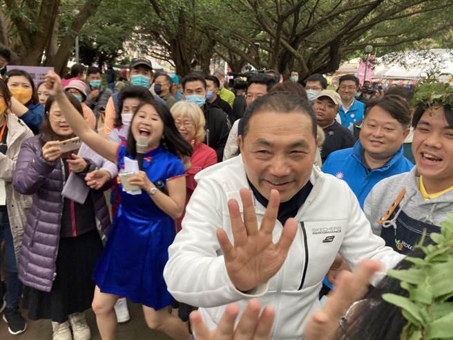 韦安指出，挑战2024大位，侯友宜已经准备好了。（徐沛琪摄）