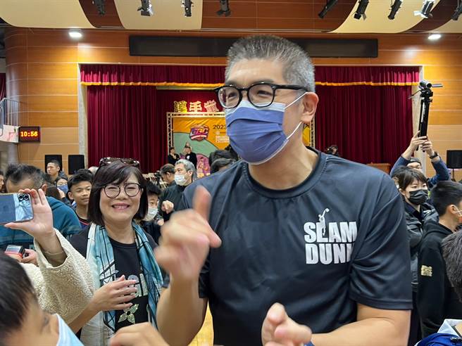 国民党副主席连胜文表示，民进党「抗中保台」的策略让台湾几年内断交这么多国，越来越孤立。（李奇叡摄）