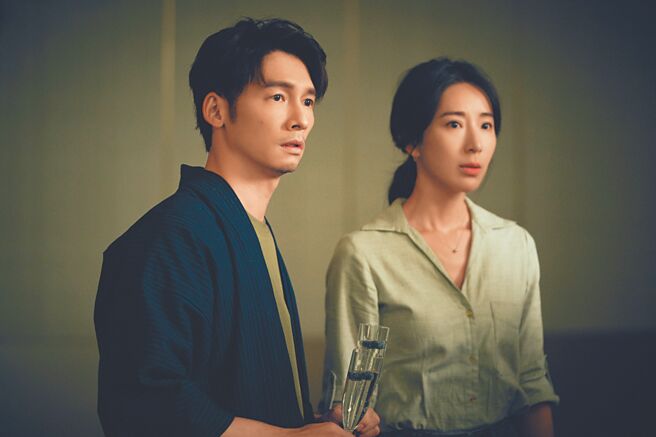 隋棠（右）和温升豪时隔13年再度合体演夫妻。（三立提供）