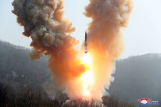 日本防衛省：北韓試射2枚飛彈 落入日專屬經濟區外