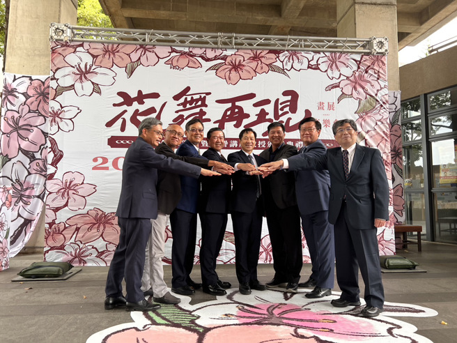 朝世界一流EMBA迈进的东海大学，今举办「EMBA 花舞再现画展-音乐会」，友达集团。(提供/东海大学)