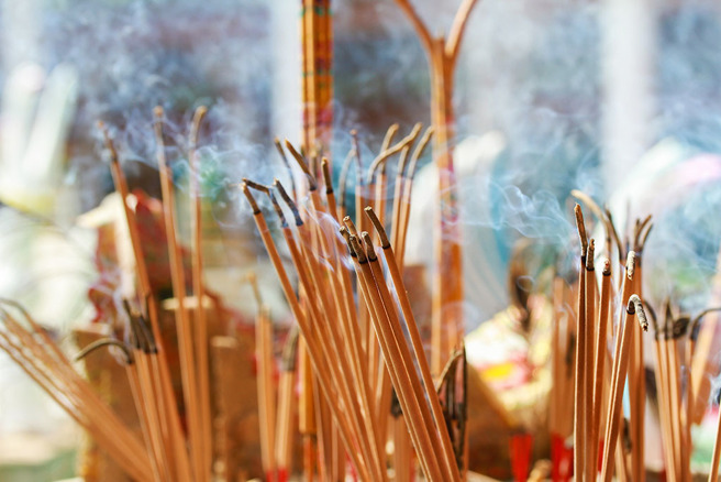 专家指出，翻阅农民历，不会看到有神明的圣诞在闰月。（示意图／Shutterstock）