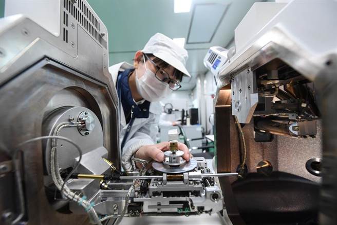 香港中文大學（深圳）教授鄭永年示警，要防範大陸「技術紅利」快被收割，繼而影響經濟增長的情形。（圖／新華社）