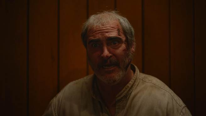 《寶可噩夢》瓦昆菲尼克斯橡皮人，飾演肥老禿「阿寶」。（台北双喜電影提供）