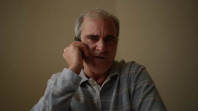 奧斯卡影帝瓦昆菲尼克斯聯手《宿怨》名導亞瑞阿斯特推出新片《寶可噩夢》。（台北双喜電影提供）