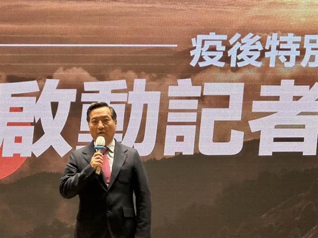 行政院27日下午舉行「溫暖及時－疫後特別預算啟動」記者會，由政務委員、代理發言人羅秉成主持。（黃婉婷攝）