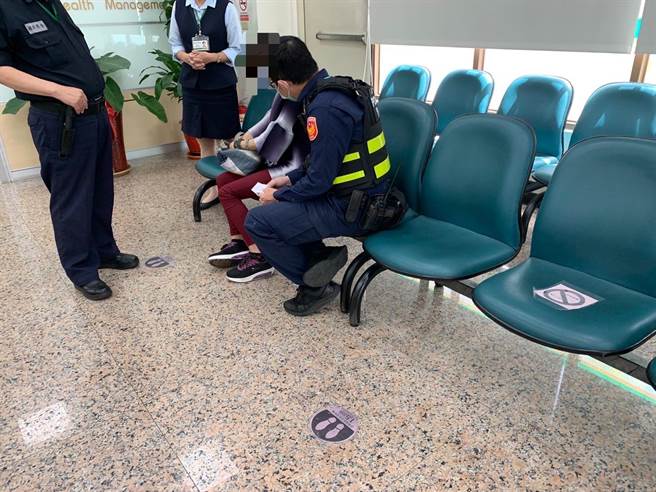 張姓婦人接獲兒子老師來電周轉200萬元，所幸行員機靈報警。（警方提供）