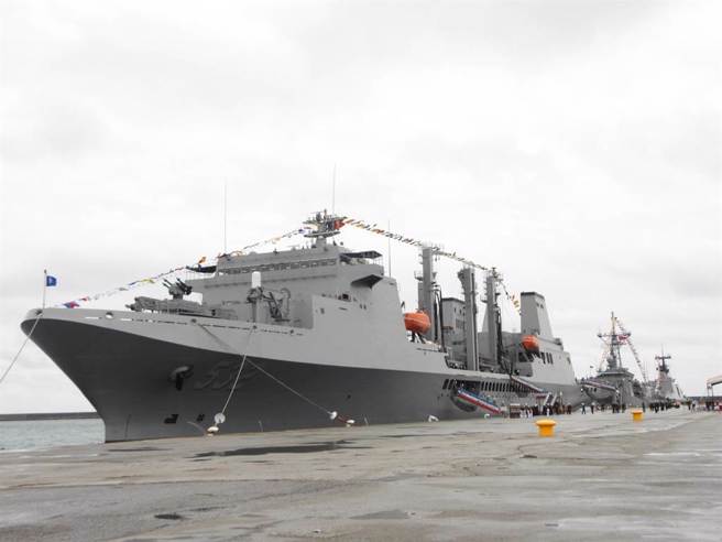 新北市中和区广昱科技公司2019年间得标国防部发电机组标案，却拿中国货交差，新北地检署今依违反政府採购法起诉广昱公司、赖姓负责人等3人。图为海军远航敦睦舰队训练支队示意图。（图／罗亦晽摄）