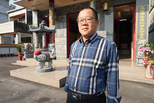 南投县议员洪明科痛心说，南投市垃圾囤积问题也很严重，却没来关心，呼吁蔡培慧不要用顏色来服务。（民眾提供／杨静茹南投传真）