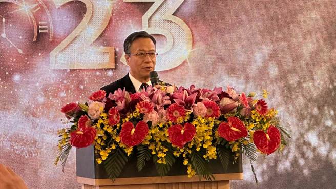 大高雄不动产公会理事长洪光佐今（27）日在会员大会上提及，交易量锐减，加上营造成本暴涨、缺工等诸多因素，影响房地产经营环境及民眾购屋预期心理，痛批政府匆促通过台湾史上最重打炒房的措施《平均地权条例》。（柯宗纬摄）