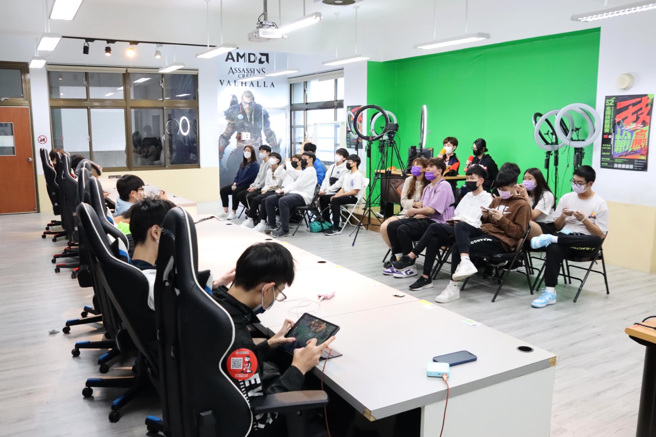 电竞赛事活动现场实录。(照片/育达高中提供)