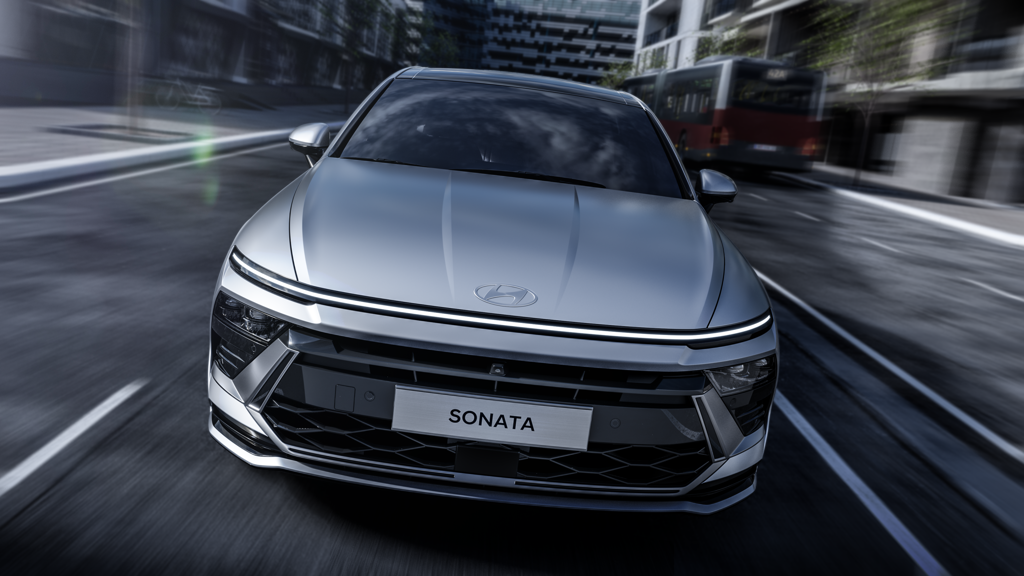 內外設計全面革新，Hyundai Sonata DN8 中期改款亮相、首爾車展全球首發！(圖/CARSTUFF)