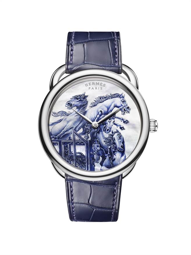 爱马仕ARCEAU Grand carrosse royal彩绘表盘腕表，240万2000元。(Hermes提供)
