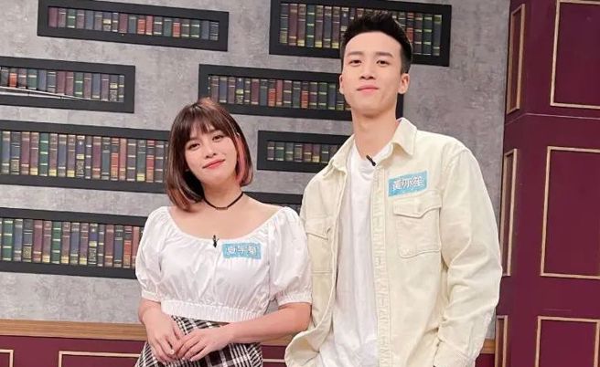 夏宇童坦言与弟弟无血缘关系。（图／撷取自夏宇童脸书）