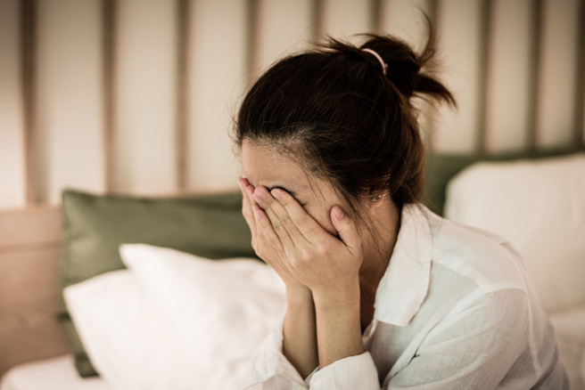 分手後還「勾勾纏」，爸爸撂表哥為高中愛女「侵門踏戶」教訓他。（示意圖／Shutterstock）