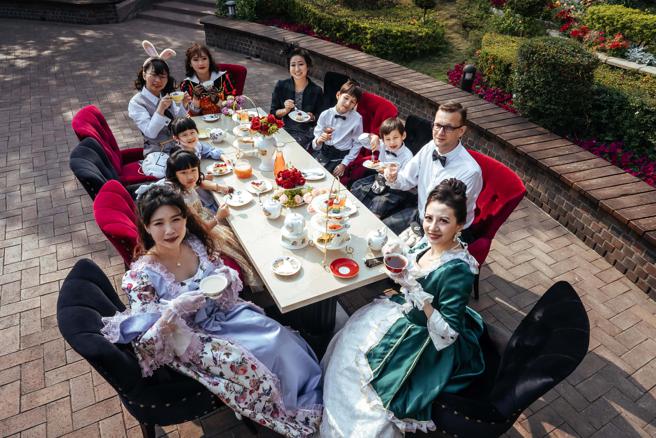 與台灣英式下午茶第一品牌古典玫瑰園合作推出屬於兒童限定英式午茶套組(高雄市文化局提供)