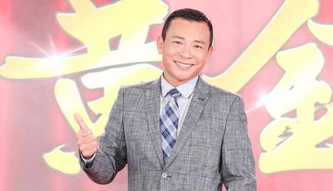 胡鴻達與妻子結婚30年，曬出婚紗照被網讚翻。(圖/胡鴻達 臉書)