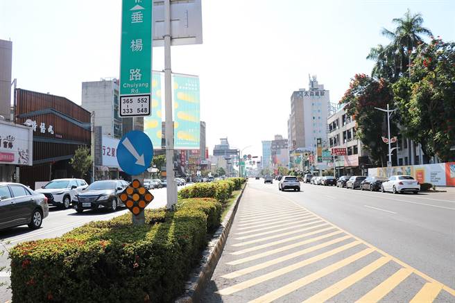 嘉義市政府交通處表示，垂楊路新設槽化線與左轉專用道後，內側車道事故發生率降幅更達83.3％。（嘉義市政府提供∕呂妍庭嘉義傳真）