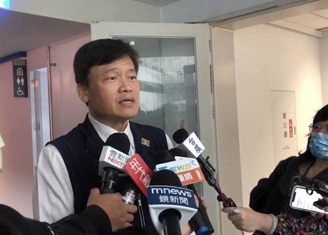 台中市卫生局长曾梓展表示，针对大智国小疑集体食物中毒情况，卫生局已採检送验。(台中市府提供)
