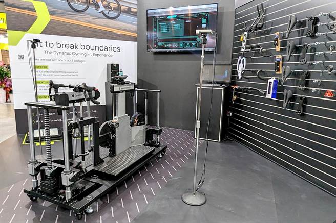 工研院协助巨大集团打造全台首套「AI高精度自行车骑乘适配系统」，能帮每位骑士找到最符合个人骑姿的车架、把手等。(图／工研院提供)