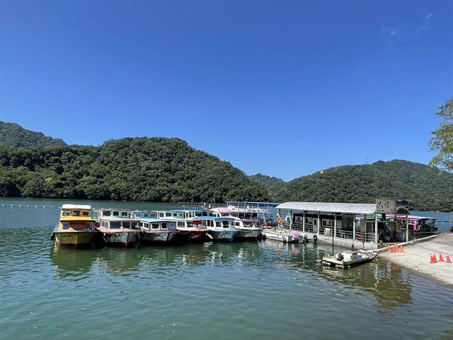 石门水库4月起採人工收费，桃市观旅局称未来将朝绿色观光发展。（吕筱蝉摄）
