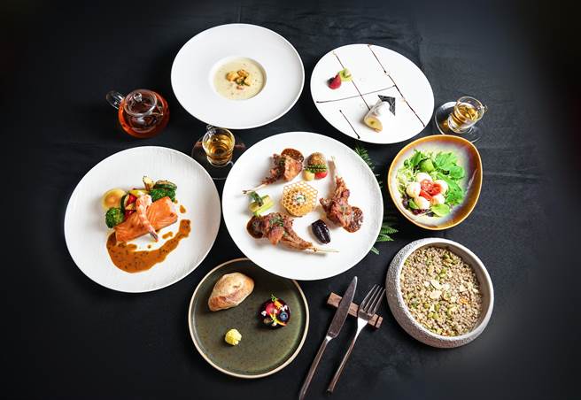 台中福华推出6000元即可享有精致客房买一晚或买一晚送晚餐一泊二食方案。（台中福华提供／冯惠宜台中传真）