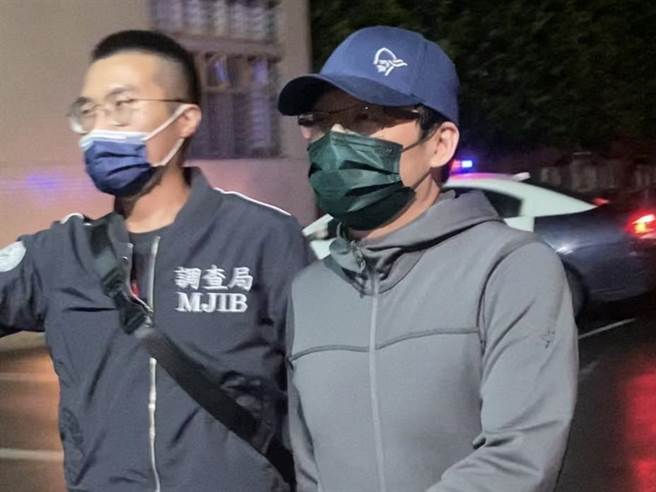 新北市树林区爱立康药局吴姓负责人与其林姓妻子2019年至去年间，涉嫌假藉防疫採购投资案，吸金上亿元，新北地院今裁定羁押禁见吴男夫妻和王姓共犯。（蔡雯如摄）