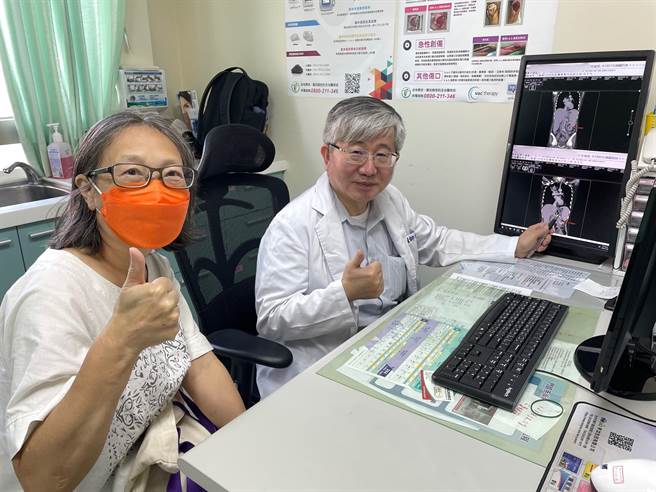 58岁叶小姐经到乌日林新医院找血液肿瘤科主任林增熙诊治，发现罹患罕见疾病骨髓纤维化，透过标靶药物精准治疗，脾臟也缩小，且告别眩晕、输血人生。（林新医院提供／冯惠宜台中传真）