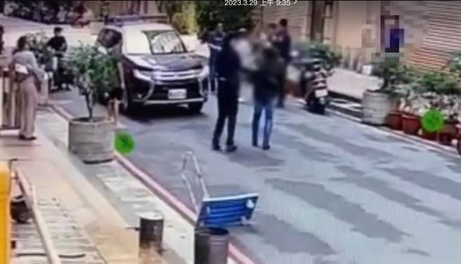 警方获报后到场制止衝突。（警方提供）