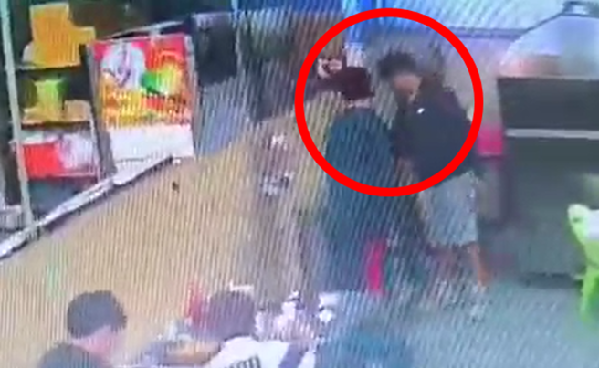 高雄市楠梓区传出青少年恶搞牛排店，牛排店老板不予追究。（翻摄自脸书「爆料公社公开版」）