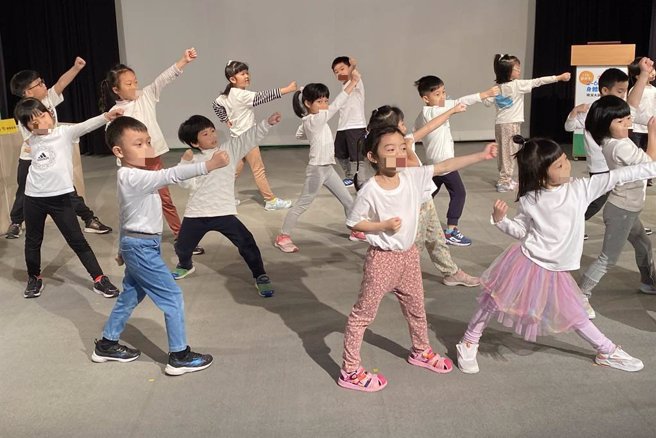 信谊基金会今天公布调查，疫情3年，2至6岁幼儿的体力明显变差。（林志成摄）