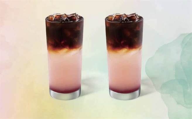 星巴克推买一送一活动，学生证、识别证等各类证件只要含有数字2、5就能享好康。（星巴克提供）