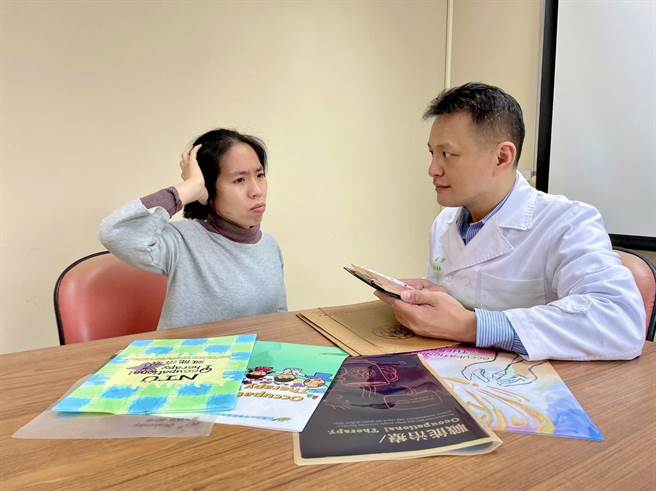 職能治療師的精神是在民眾發生「不健康」、生活期待「無法實現」的情形下，能立即介入、提供引導、設計專業的活動，促使服務對象或照顧者達成期盼，提升生活品質。（職能治療師法修法聯盟提供／林周義台北傳真）