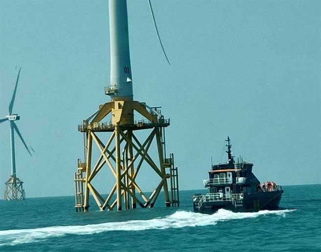 台中港离岸风电7日被发现一具诡异男尸躺在高10公尺高台上，至今仍无法查出身分。(资料照片)