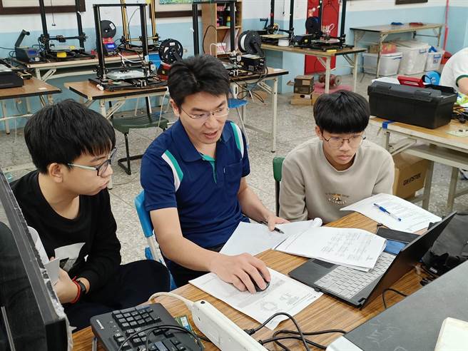 苗栗县私立君毅高级中学参加劳动部「第53届全国技能竞赛」中区竞赛，成绩亮眼。（君毅中学提供／谢明俊苗栗传真）