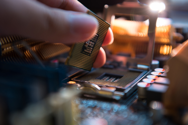 记忆体大厂美光预估本季营收较去年同期暴跌近60%，创下自2001年以来最大跌幅。（示意图/达志影像/shutterstock）
