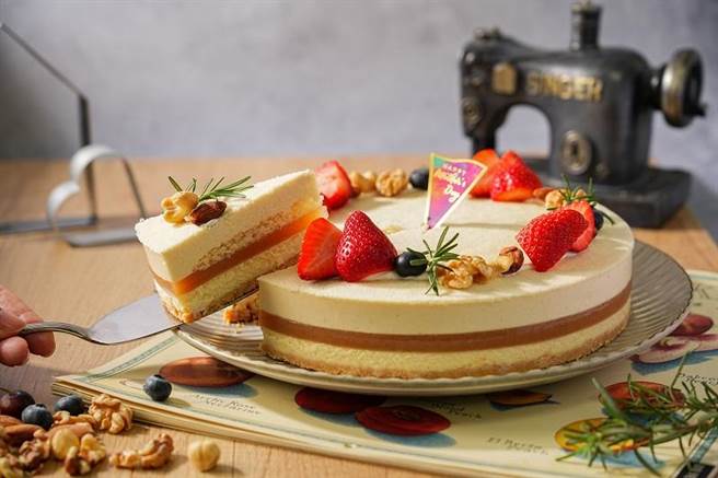 「普诺麵包坊」祭出母亲节超早鸟优惠，即日起至门市预付款庆祝系列蛋糕，享9折优惠。（普诺麵包坊提供）