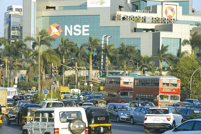 短期印度股市受利空事件影响下跌，法人认为，修正已近尾声。图／美联社