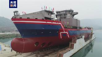 全球最大、陸首艘萬噸級遠洋通信海纜鋪設船 江西九江下水