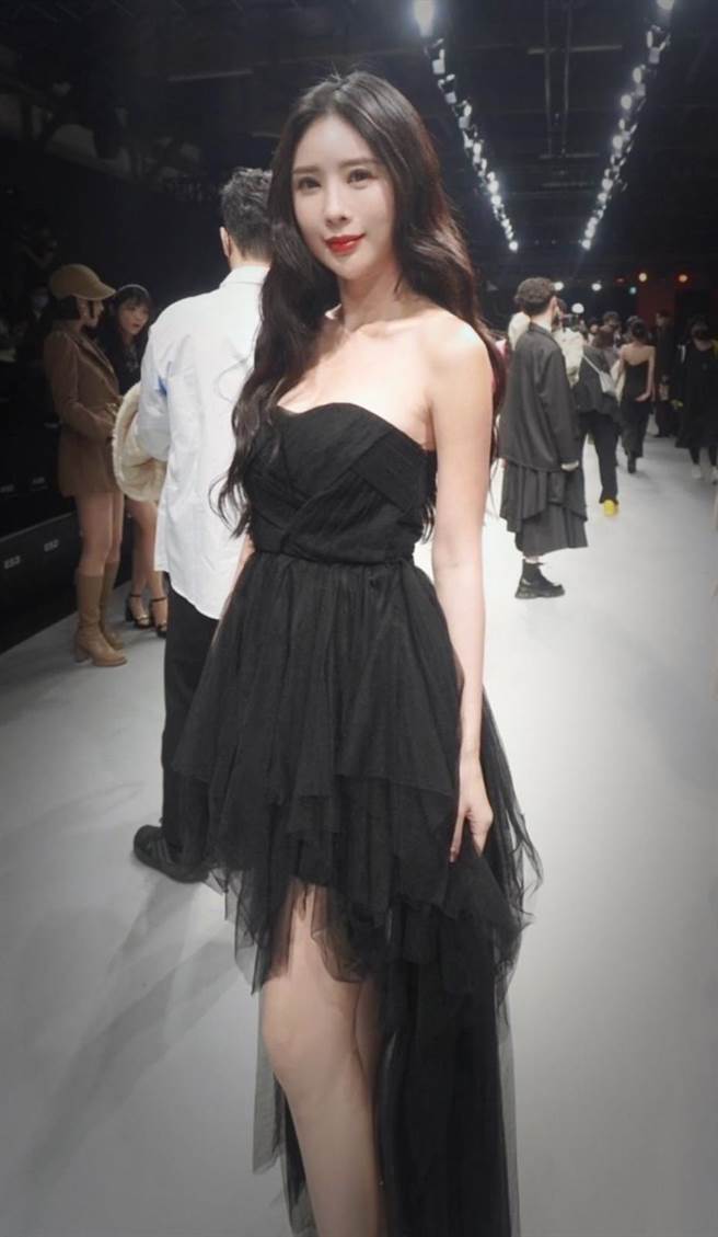 甄馨去时装周。（陈孝志提供）