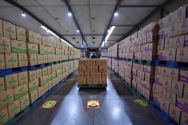 巴西宣布陆巴达成协议，双边贸易可用本币结算。图为中国-巴西商业研讨会29日在北京举行。大陆散船进口巴西玉米示意图。（新华社资料照片）