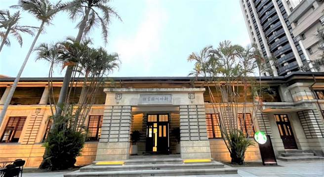 星巴克新竹州图门市30日上午10点正式营运，搭配98年歷史的古蹟，号称最美古蹟星巴克。（新竹市政府提供／陈育贤新竹传真）