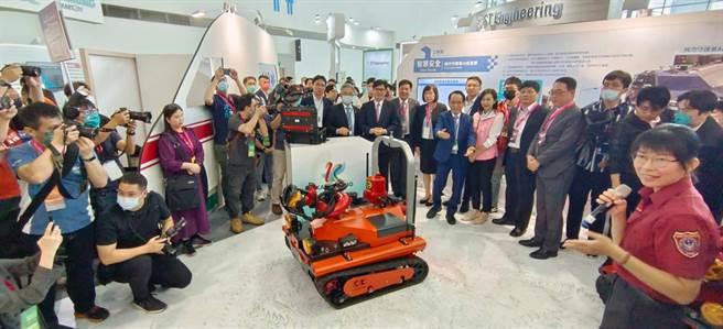 第2届高雄智慧城市展今（30）日在高雄展览馆开幕，预料3天展期将吸引逾3万人与会。（柯宗纬摄）