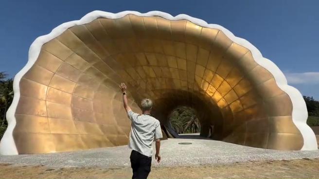 网红阿乐YGT在旗津黄金海韵-海珍珠(高雄市观光局提供)
