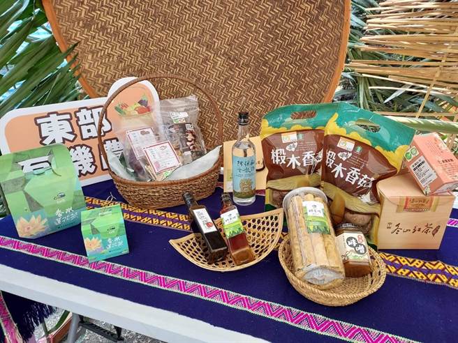 展售宜兰县有机农产品。（农粮署东区分署提供／吴佩蓉宜兰传真）