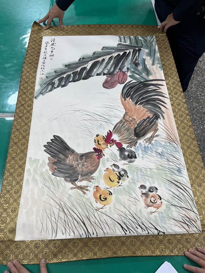 曾男是半夜潛入一家民宅，相中屋內的字畫下手。（讀者提供／程炳璋台南傳真）