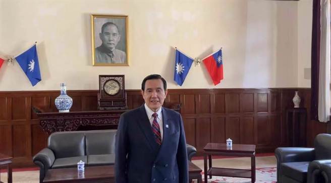 前总统马英九近日在南京中山陵等地做了有关于中华民国国名、民国纪年和他的头衔等等不同的表达，引起许多关注。图为马英九参观南京总统府。（中时资料照／蓝孝威摄）