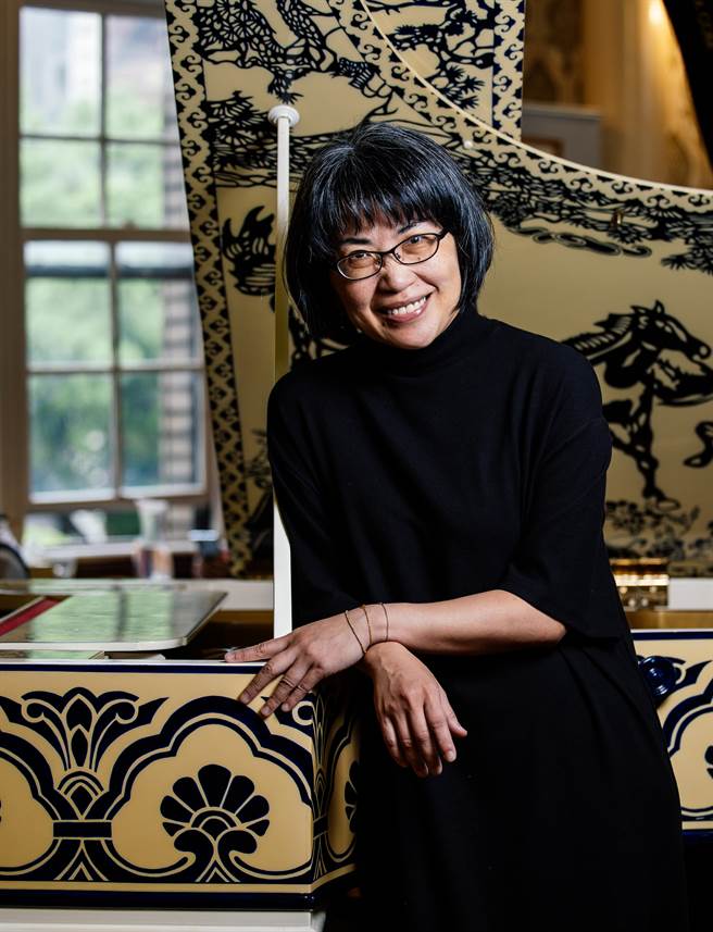 今年是作曲家拉赫曼尼诺夫诞辰150周年，钢琴家顏华容担任音乐总监，规划「拉赫曼尼诺夫150」音乐节，她将演奏拉赫曼尼诺夫的《第一号钢琴奏鸣曲》、《第二号钢琴奏鸣曲》，并改编交响诗《死之岛》，为听眾介绍这位作曲家的内涵。（郭吉铨摄）