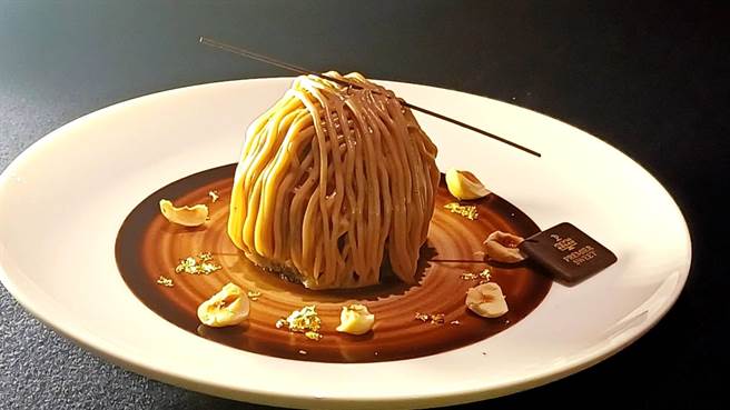 以茨城縣笠間所產的栗子製成的栗子蒙布朗，現點現做，5月即可品嚐到。(陳韻萍攝)