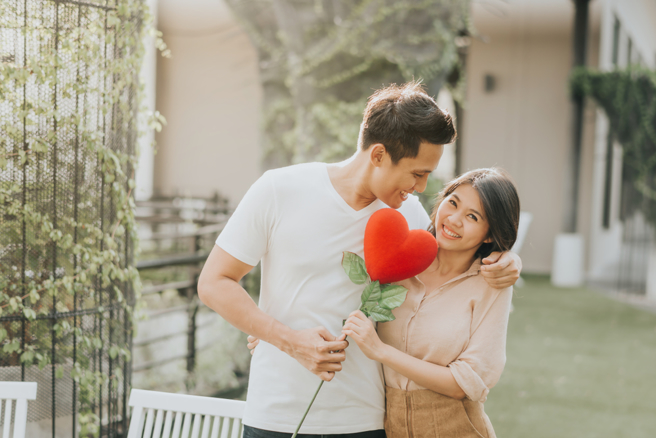 生肖属牛、虎、龙、羊值得托付终身的男人。（示意图／Shutterstock）